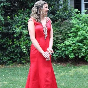 Beautiful prom dress size 6!